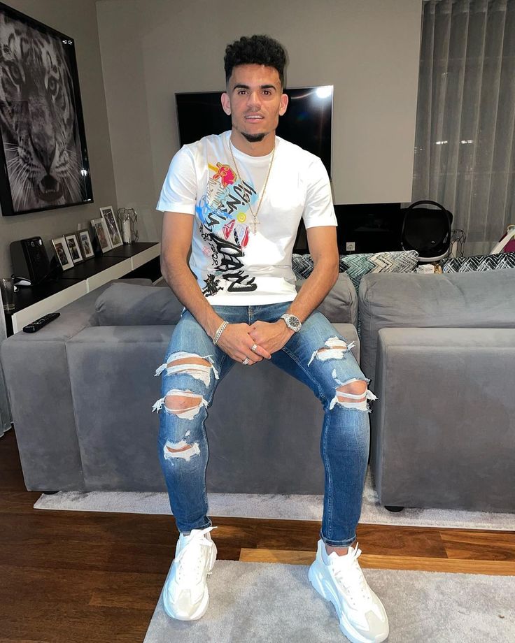 Luis Diaz In 2026: Net Worth and Salary, Bio, Nationality, Father, Religion, & FAQs