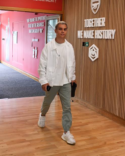 Leandro Trossard in 2026: Net Worth and Salary, Parents, Wife, Father, Stats, Religion, Nationality, Transfer Values, and FAQs