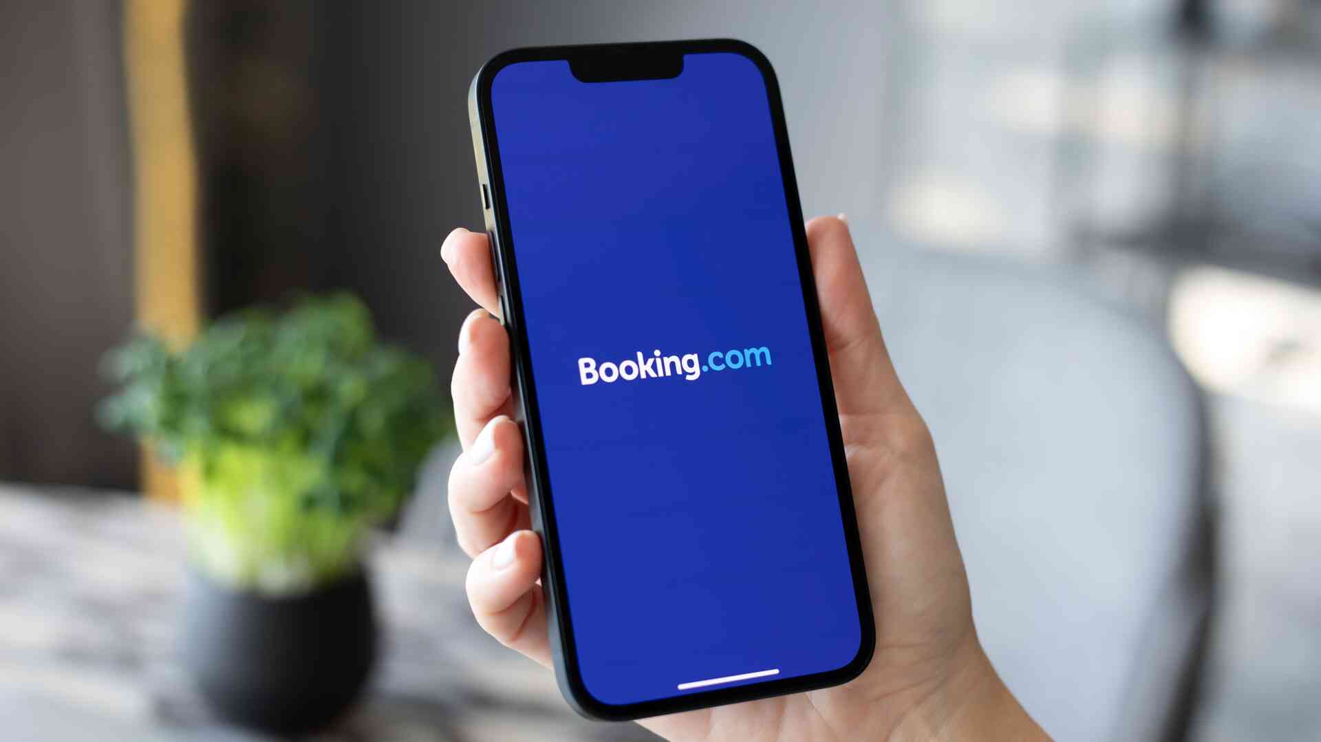 Booking.com Review 2026: App, Login, Hotels, Extranet, Flights, Customer Service, User Experience & FAQs