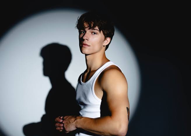 Alex Sampson in 2026: Net Worth, Age, Wife, Tour, Songs, and FAQs
