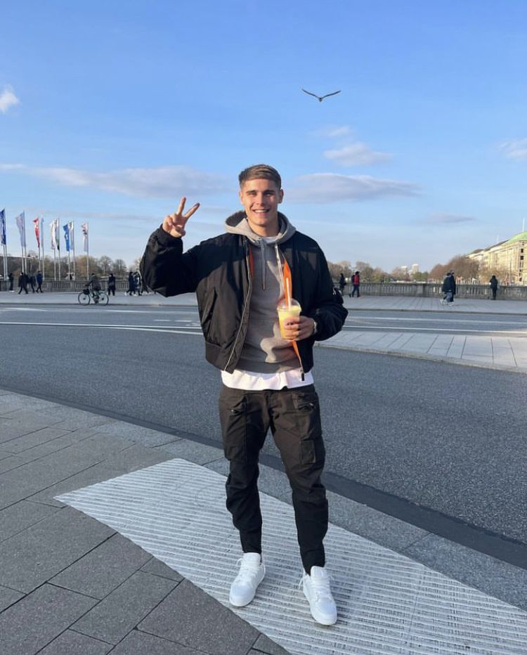 Micky van de Ven in 2026: Net Worth and Salary, Injury, Wife, Contract, Transfer, and FAQs