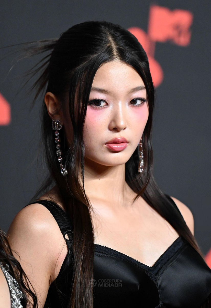 Yoonchae Jeung in 2026: Net worth and Height, Sister, Full name, and FAQs