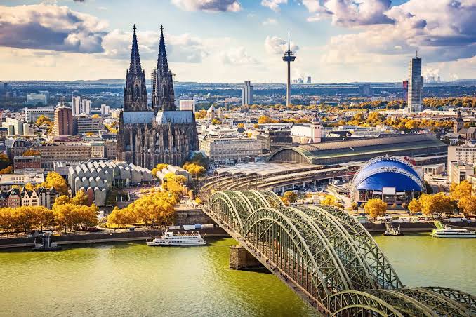 Top 10 Best International Moving  Companies in the UK in 2026
