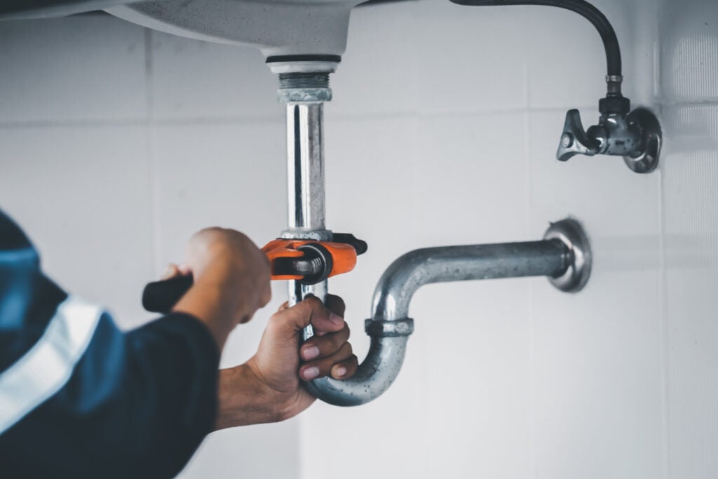 Top 10 Best English-Speaking Plumbers in Paris for Emergency Repairs in 2026
