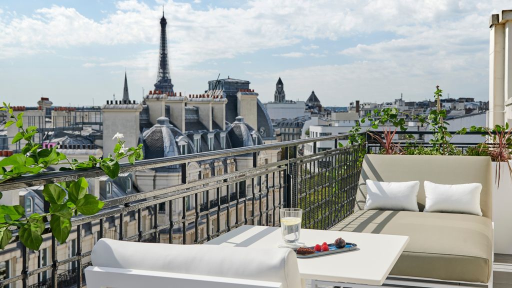 Top 10 Best Boutique Hotels Near the Eiffel Tower with Balcony Views in 2026