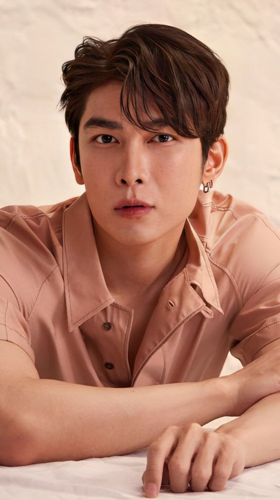 Mew Suppasit