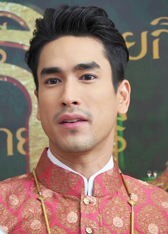 Nadech Kugimiya